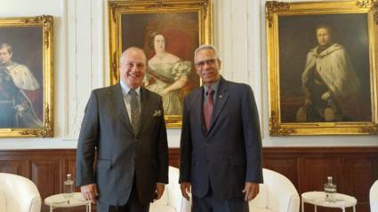 Firman Cuba y Portugal acuerdo de cooperación empresarial