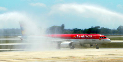 Vuelo regular de AVIANCA-TACA