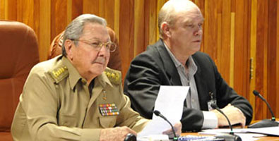 Raúl Castro y Rodrigo Malmierca