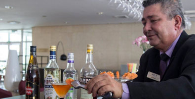 Sergio Serrano, cantinero, campeón mundial de coctelería