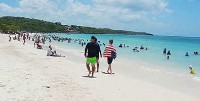 Movimiento de turistas por diversas regiones del país