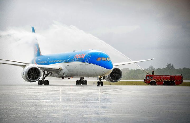 Neos Air inaugura vuelo directo Roma-Holguín