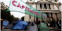 Indignados acampados frente a la catedral de San Pablo 