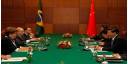 Presidentes de Brasil y China dialogan 