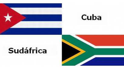 Banderas de Cuba y Sudáfrica