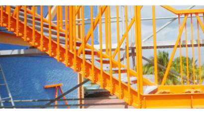 Montaje escalera Hotel Punta Arena, Varadero