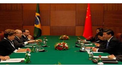 Presidentes de Brasil y China dialogan 