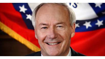 Asa Hutchinson, gobernador del estado de Arkansas