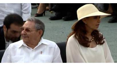 Presidentes de Cuba, Raúl Castro, y de Argentina, Cristina Fernández