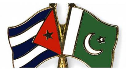 Banderas de Cuba y Pakistán