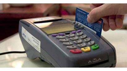 Presidente cubano llama a avanzar en el comercio electrónico