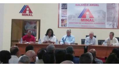 Asiste Díaz-Canel a la reunión de balance de la industria alimentaria