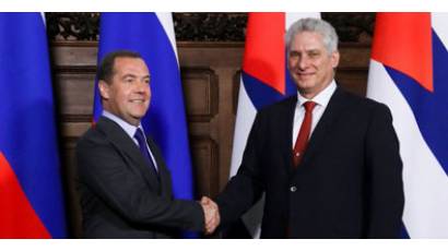 Presidente de Cuba conversa con primer ministro ruso Dmitri Medvedev
