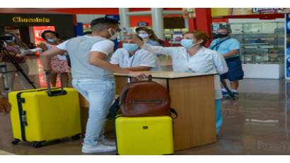 aeropuertos cubanos abren sus puertas