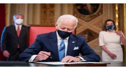 Diario Los Angeles Times: Biden reanudará remesas y viajes a Cuba