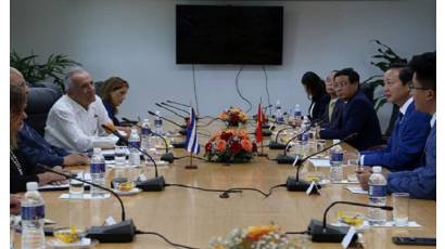 Cuba y Vietnam proponen incrementar lazos económicos