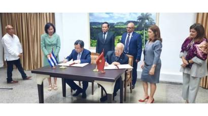 Suscritos nuevos compromisos pro cooperación Cuba-Vietnam