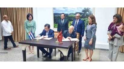 Suscritos nuevos compromisos pro cooperación Cuba-Vietnam