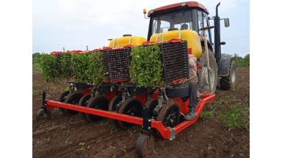 Introducen máquina sembradora de alta gama en finca de Cienfuegos