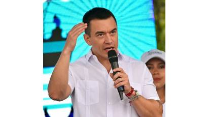 El narco Noboa se arrodilla ante Trump y ataca a Cuba