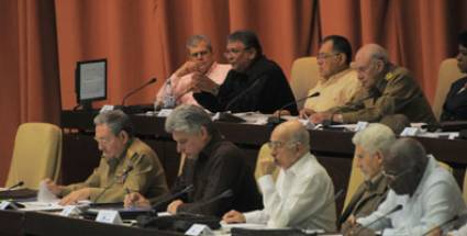 Preside Raúl Castro sesión extraordinaria del Parlamento Cubano