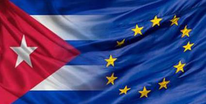 Banderas de Cuba y de la Unión Europea