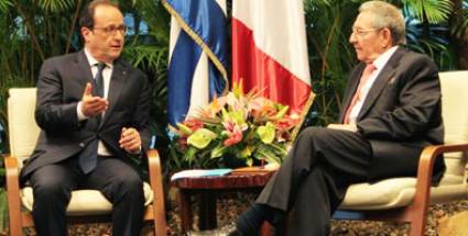 Francois Hollande y Raúl Castro