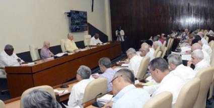 Consejo de Ministros de Cuba analiza funcionamiento del país ante compleja situación energética