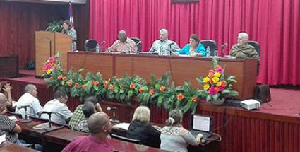 Valora Díaz-Canel estrategias ante déficit de combustible