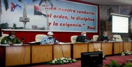 Desarrolla presidente cubano reunión de trabajo en Villa Clara y Sancti Spíritus
