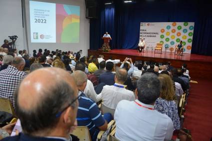 Presentan Cartera de Oportunidades de Negocios en el V Foro de Inversiones en Fihav 2022