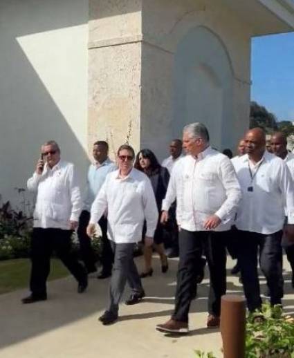 Presidente de Cuba asiste a VIII Cumbre de la Comunidad de Estados Latinoamericanos y Caribeños