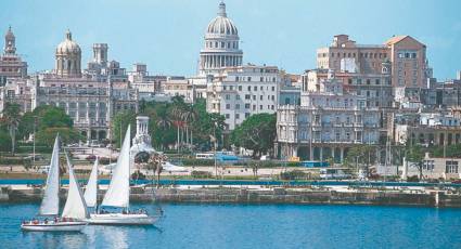 Turismo cubano por revertir caída en número de visitantes