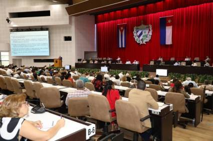 Cuba presenta transformaciones económicas ante recrudecimiento del bloqueo estadounidense
