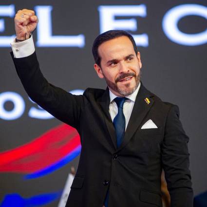 Un tenebroso personaje preside Colombia